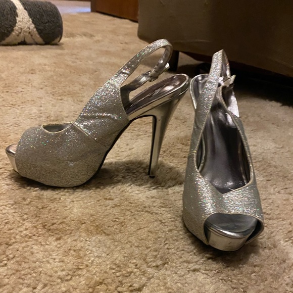 Women’s heels - Picture 4 of 4